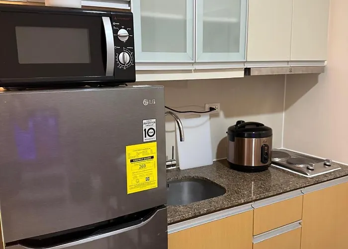 Viceroy Condo, Mckinley Hill , Near Venice Mall Apartment